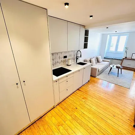 아파트 Center Flat For 6 Pp