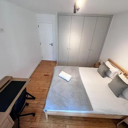 Apartment Center Flat For 6 Pp