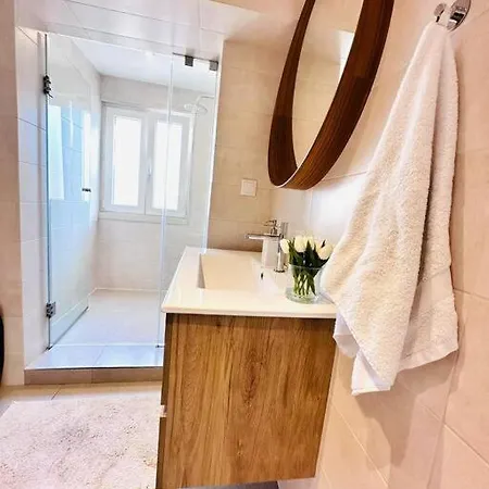 Apartment Center Flat For 6 Pp *