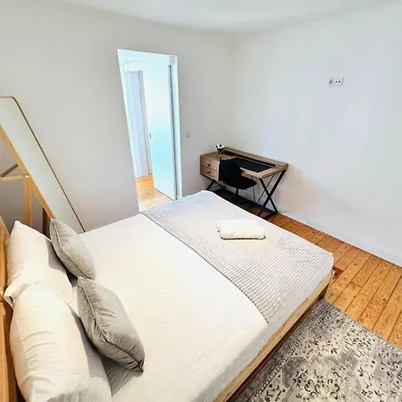 Apartment Center Flat For 6 Pp *