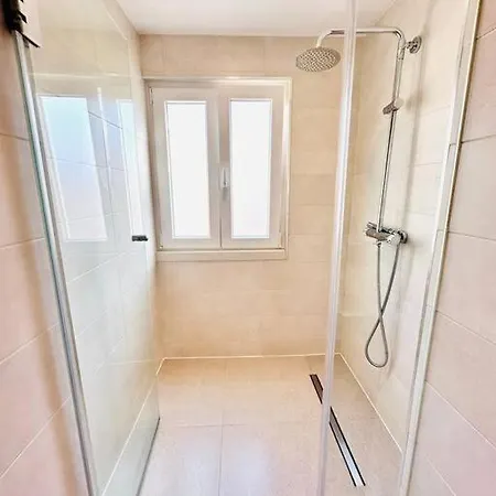 Center Flat For 6 Pp *