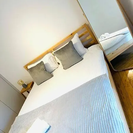 Center Flat For 6 Pp