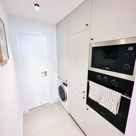 Apartment Center Flat For 6 Pp *